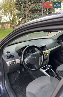 Хетчбек Opel Astra 2007 в 
