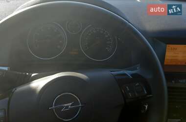 Универсал Opel Astra 2009 в 