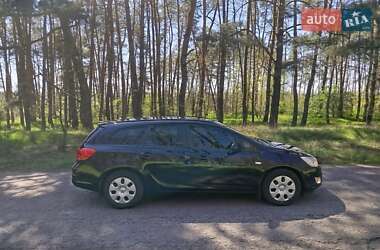 Универсал Opel Astra 2011 в 