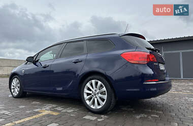 Универсал Opel Astra 2012 в 