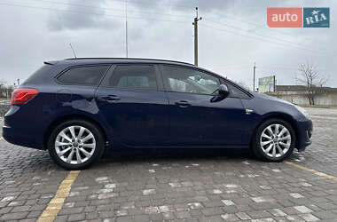 Универсал Opel Astra 2012 в 