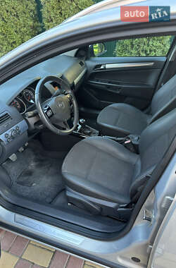 Универсал Opel Astra 2009 в 