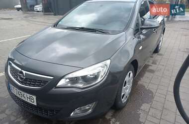 Хэтчбек Opel Astra 2011 в 