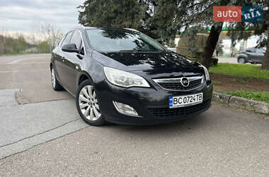 Универсал Opel Astra 2011 в 