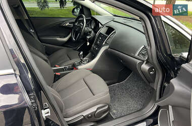 Универсал Opel Astra 2011 в 