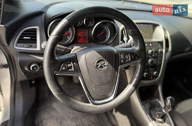 Универсал Opel Astra 2011 в 