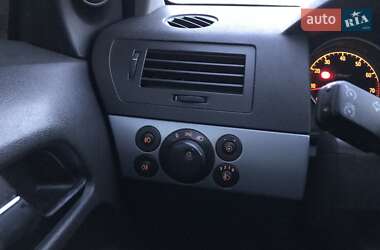 Универсал Opel Astra 2006 в 