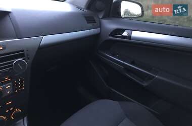 Универсал Opel Astra 2006 в 