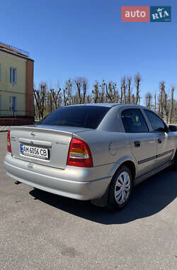 Седан Opel Astra 2005 в 