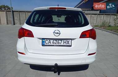Универсал Opel Astra 2012 в 