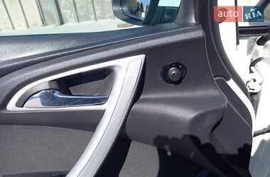 Универсал Opel Astra 2012 в 