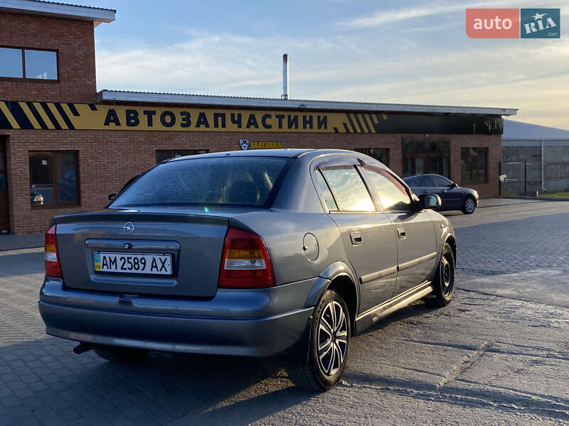 Седан Opel Astra 2008 в Киеве