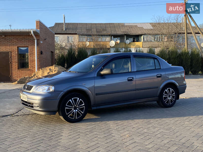 Седан Opel Astra 2008 в Киеве