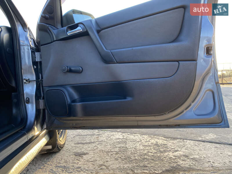 Седан Opel Astra 2008 в Киеве
