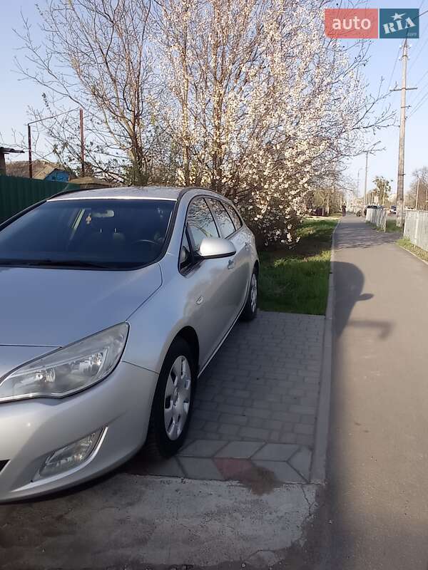 Универсал Opel Astra 2011 в Летичеве