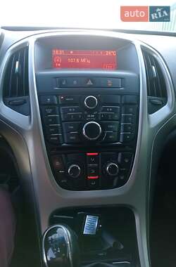 Универсал Opel Astra 2011 в 