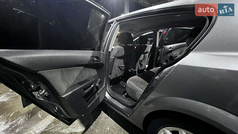 Хэтчбек Opel Astra 2004 в Калуше фото 10 Хэтчбек Opel Astra 2004 в Калуше