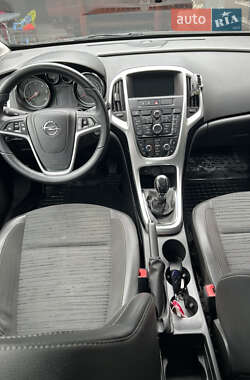 Хетчбек Opel Astra 2014 в 
