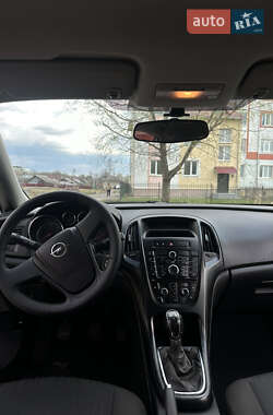 Хетчбек Opel Astra 2010 в 