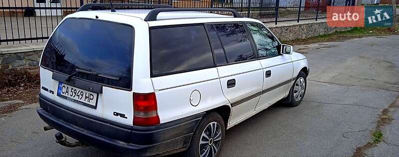 Універсал Opel Astra 1994 в 