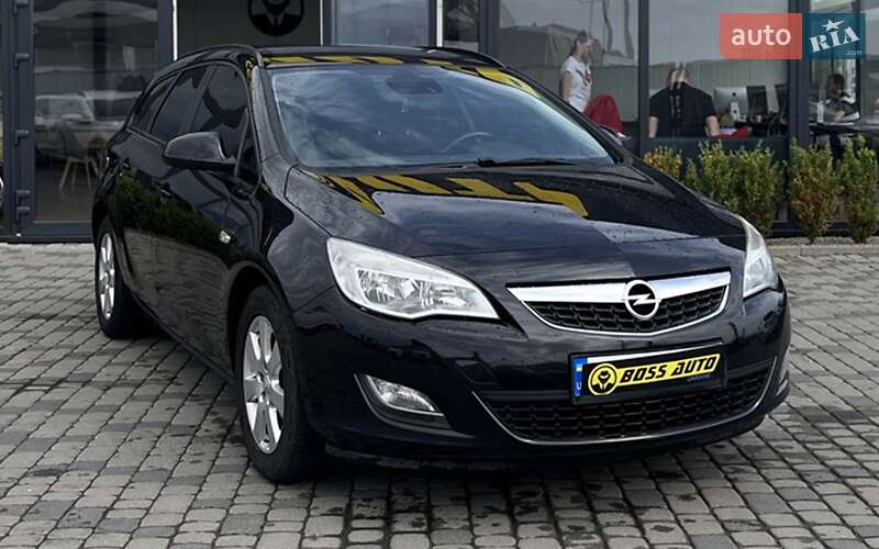 Универсал Opel Astra 2011 в 
