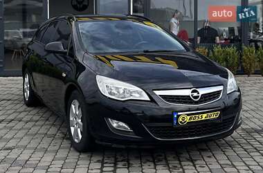 Универсал Opel Astra 2011 в 