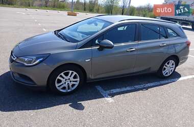 Универсал Opel Astra 2017 в 
