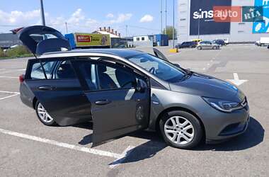 Универсал Opel Astra 2017 в 