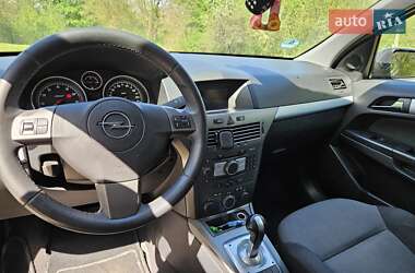 Универсал Opel Astra 2005 в 