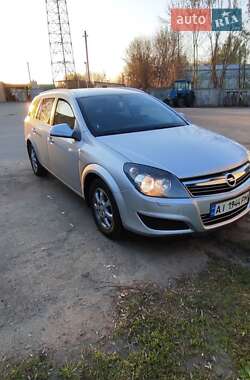 Універсал Opel Astra 2010 в Миронівці