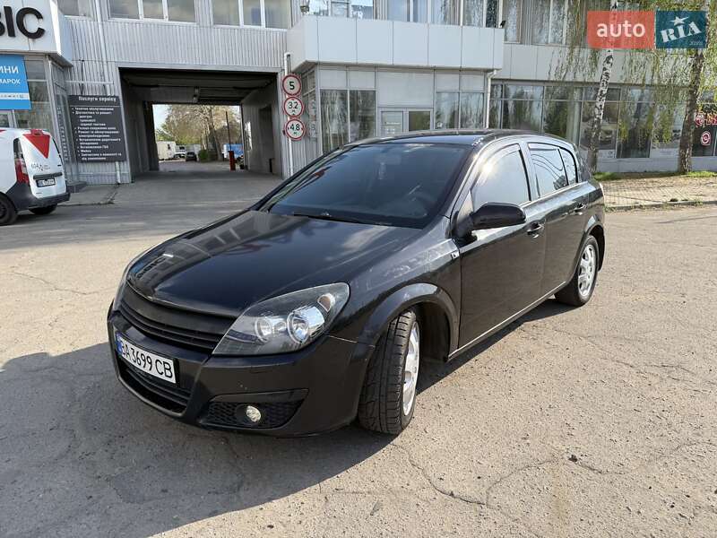 Хэтчбек Opel Astra 2008 в 