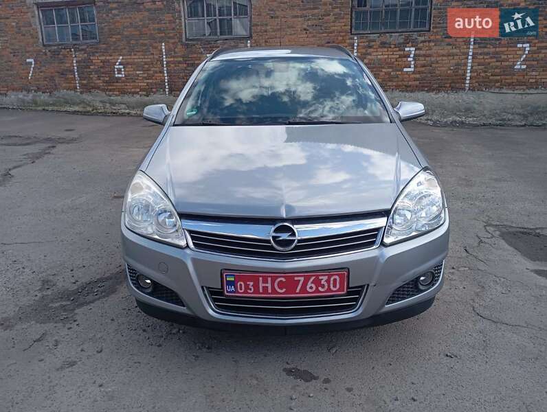 Універсал Opel Astra 2008 в Сумах