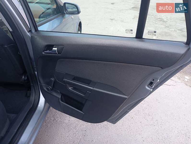 Універсал Opel Astra 2008 в Сумах