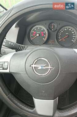 Універсал Opel Astra 2010 в 