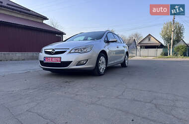 Универсал Opel Astra 2012 в 