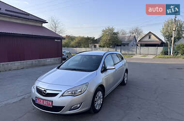 Универсал Opel Astra 2012 в 