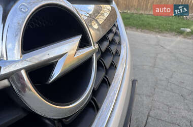 Универсал Opel Astra 2012 в 