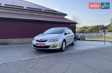 Универсал Opel Astra 2012 в 