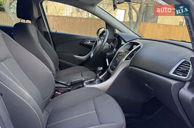 Универсал Opel Astra 2012 в 
