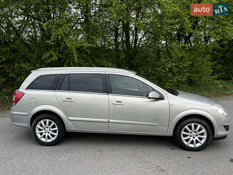 Универсал Opel Astra 2008 в Пустомытах