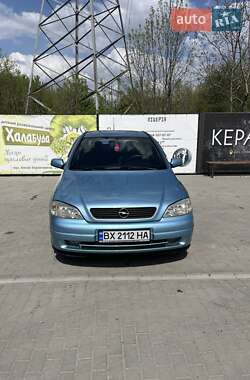 Седан Opel Astra 2004 в 