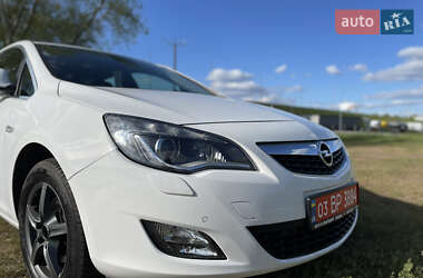 Хэтчбек Opel Astra 2010 в 