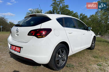 Хэтчбек Opel Astra 2010 в 