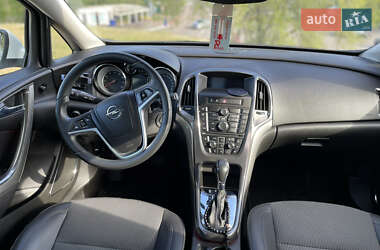 Хэтчбек Opel Astra 2010 в 