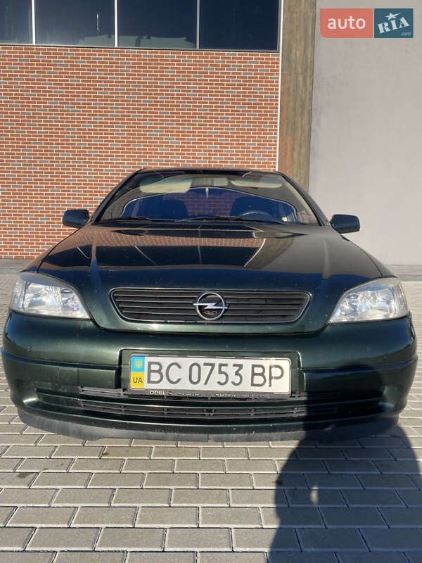 Седан Opel Astra 2001 в Буске