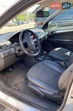 Универсал Opel Astra 2010 в 