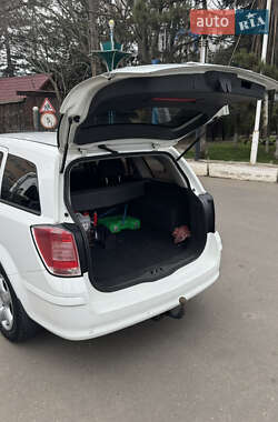 Универсал Opel Astra 2009 в 