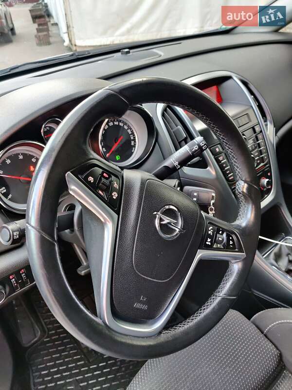 Универсал Opel Astra 2013 в Броварах