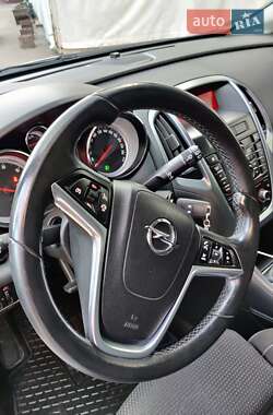 Универсал Opel Astra 2013 в 