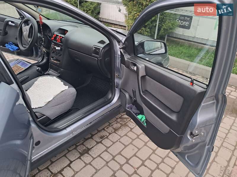 Седан Opel Astra 2006 в Ивано-Франковске